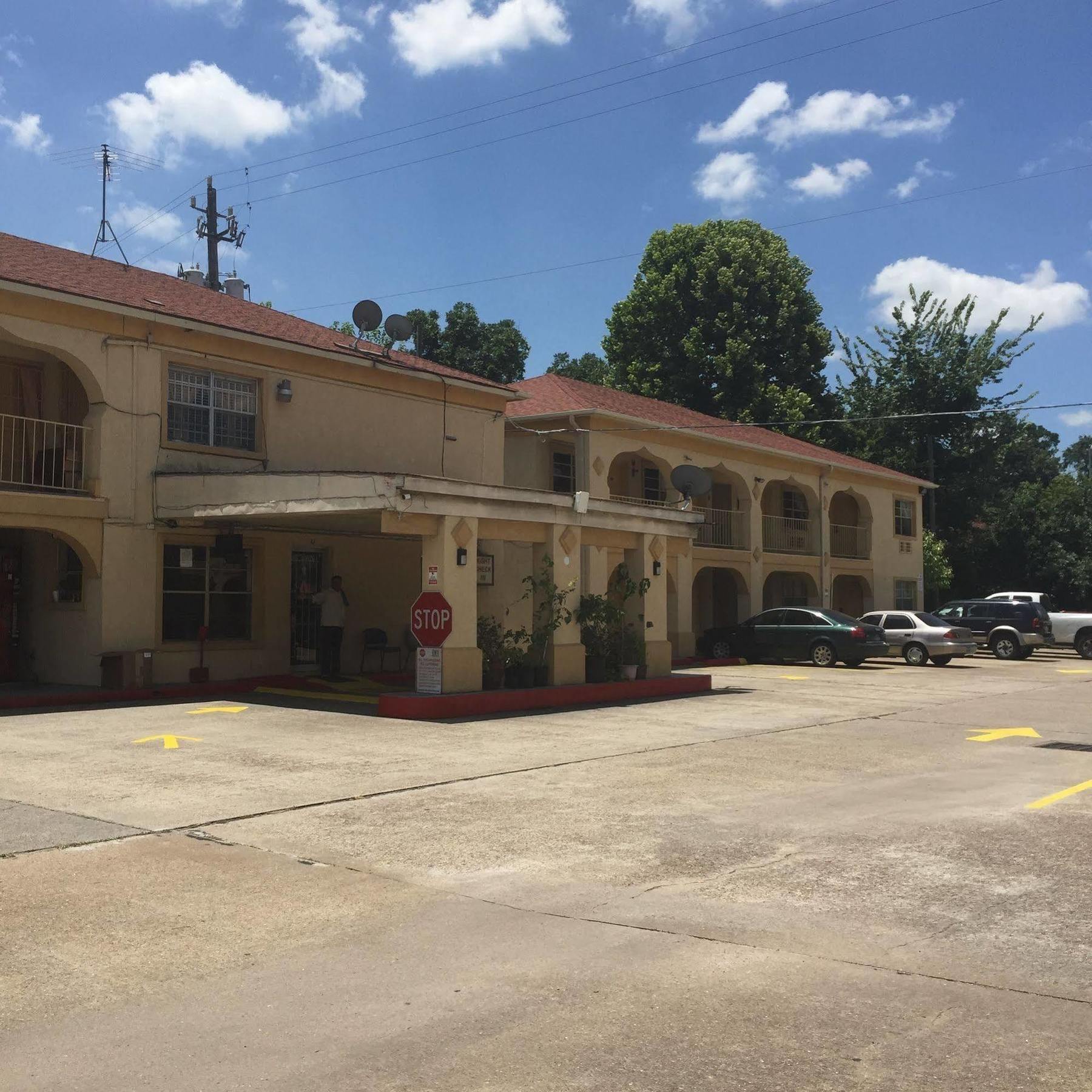 Guest Inn And Suites Houston Exterior photo